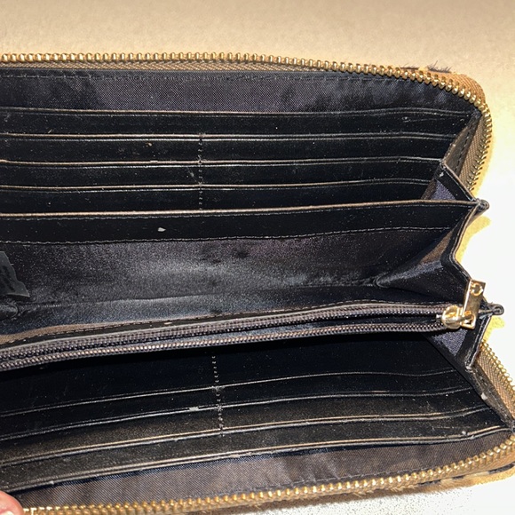 C. Wonder Leopard fur Zip Wallet - Picture 4 of 8